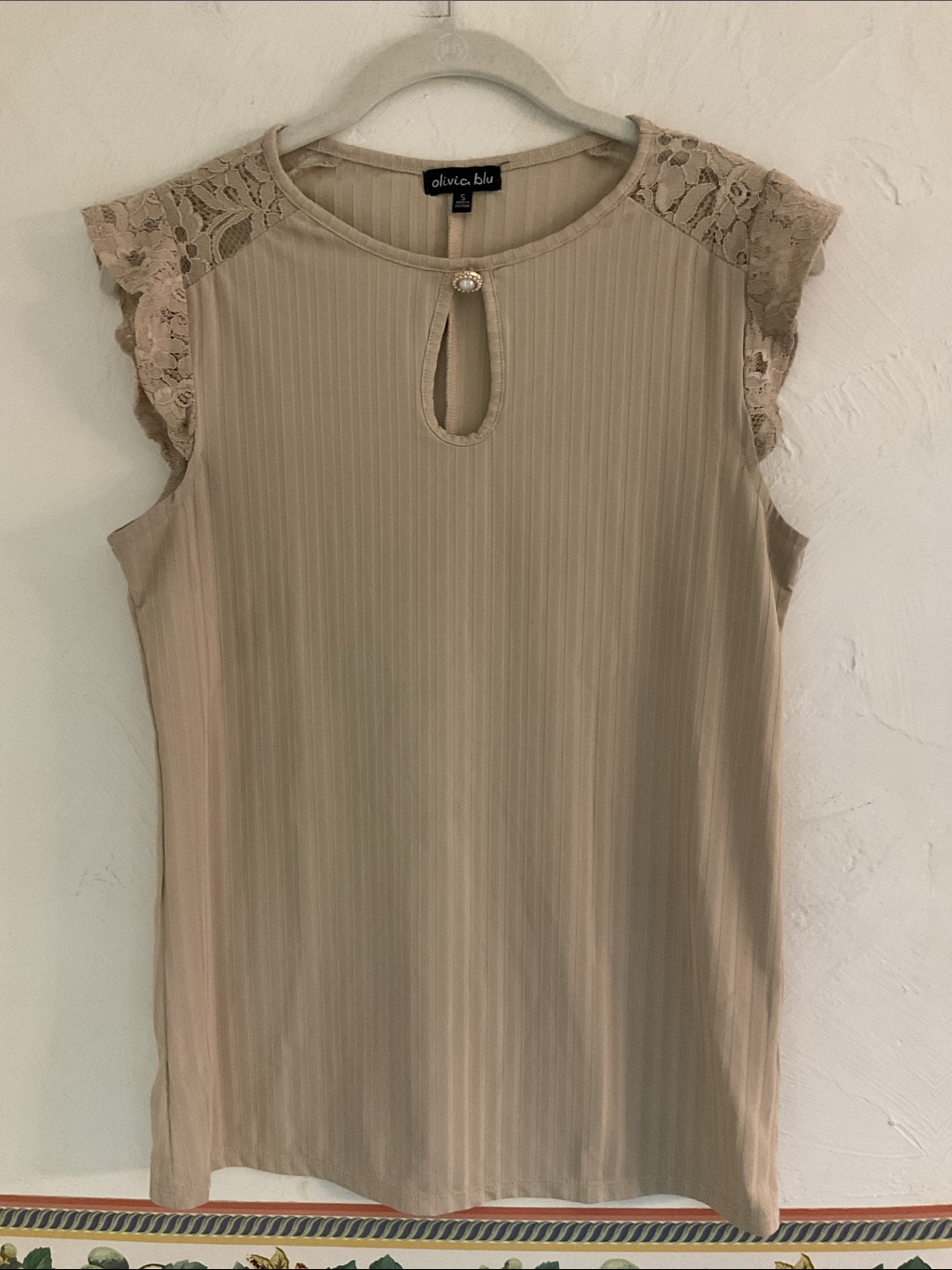 Olivia Blu Lace Trim Cap Sleeve Keyhole Blouse, Size S, Tan